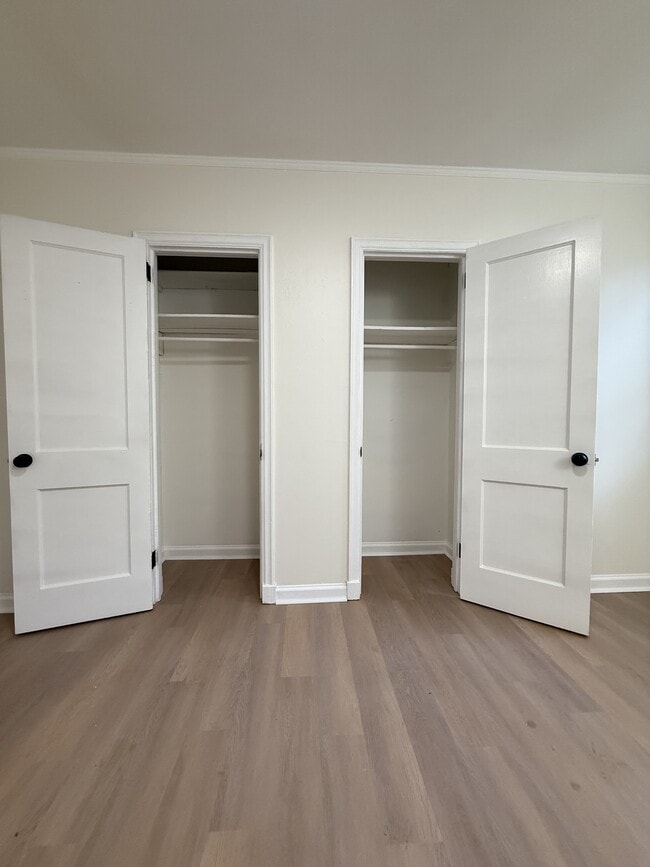 Building Photo - 15 Bradley Dr