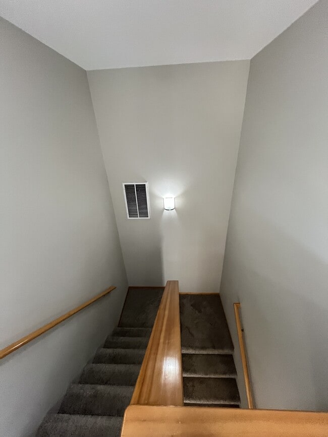 Building Photo - 1341 Colony Ct