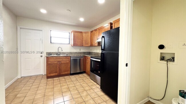 Building Photo - 5914 Taylor St