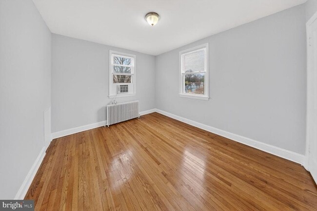 Building Photo - 4701 Ravenswood Rd