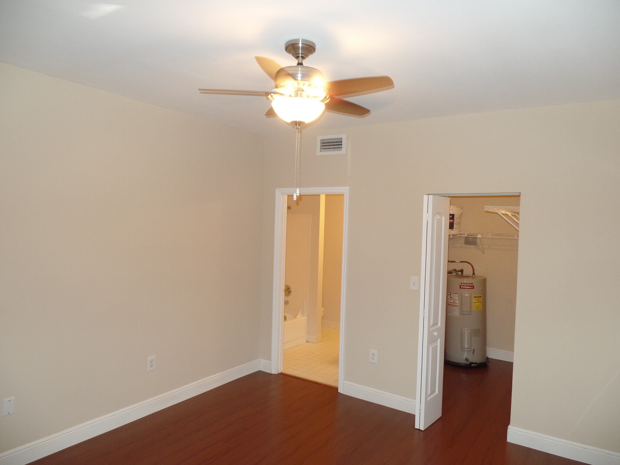 Building Photo - 2550 SW 18th Ter