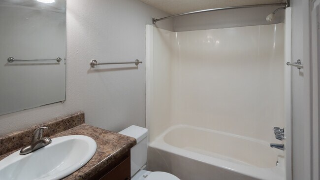 Building Photo - 1000 Beacon Pkwy E