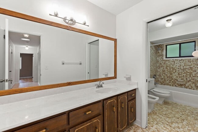 Building Photo - Spacious 4 Bedroom Ormond Beach Home with ...