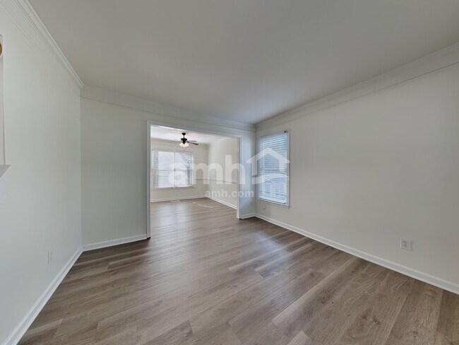 Building Photo - 4905 Heritage Woods Ct