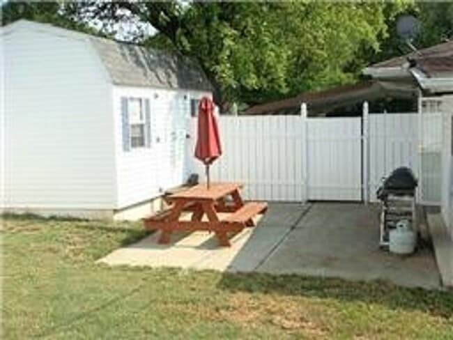 Building Photo - 106 Rebecca Ln