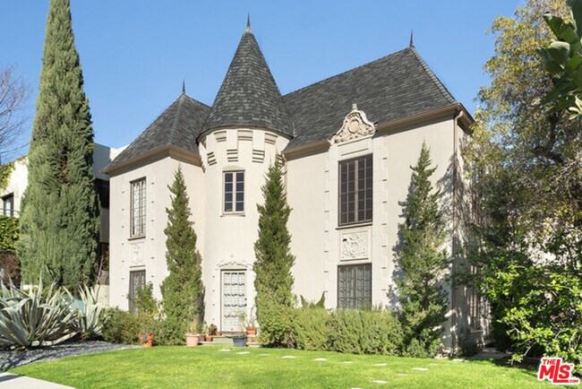 Building Photo - 152 S Roxbury Dr