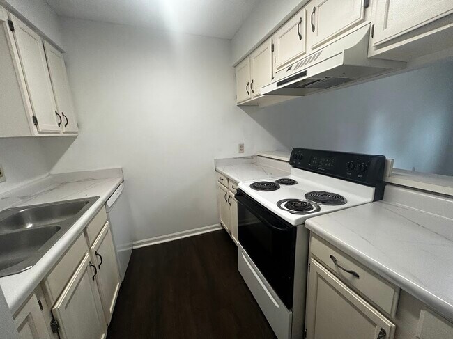 Building Photo - 2387 Parrot Ln