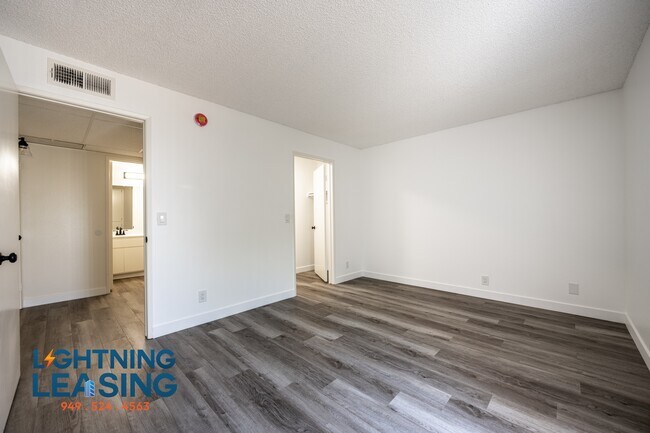 Building Photo - 14201 Victory Blvd