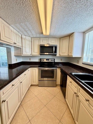 Building Photo - 6308 La Costa Dr