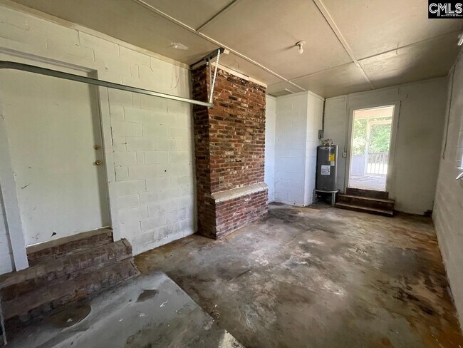Building Photo - 651 Lincoln Ave