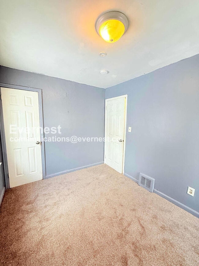 Building Photo - 18640 Sherwood St