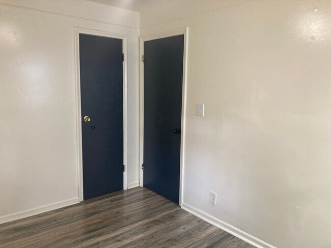 Building Photo - 1520 Meyer