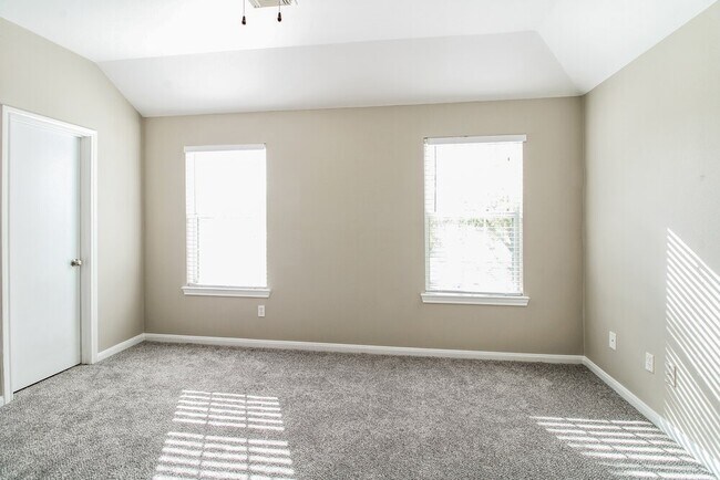 Building Photo - 4935 S Cancun