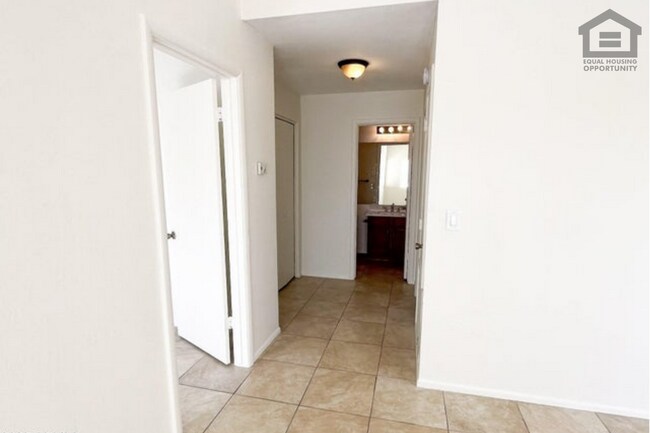 Building Photo - 2Bed/2Bath Apartment at Mesa Dr/Brown Rd! Ready for Immediate Move-In!