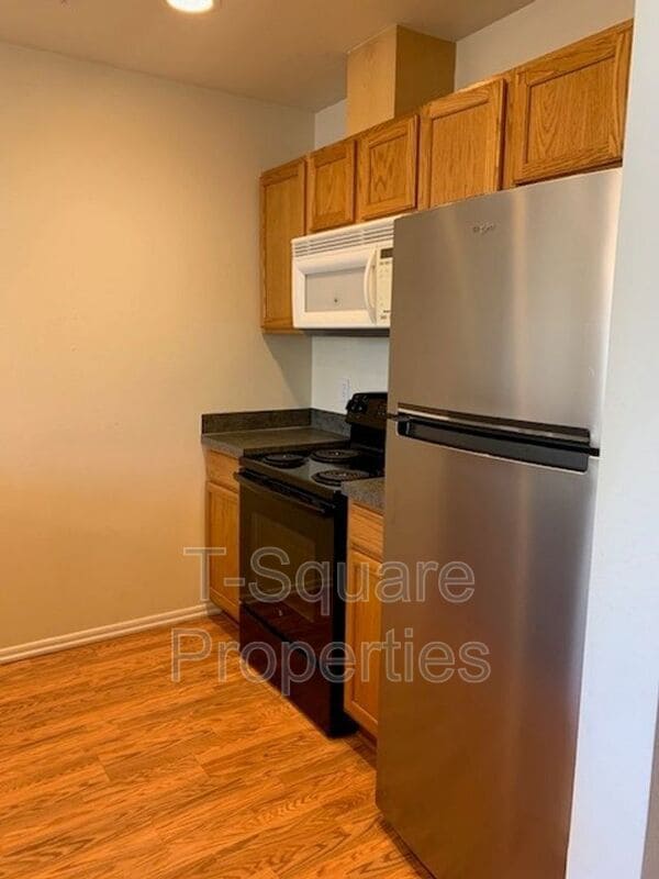 Building Photo - 15815 Admiralty Way