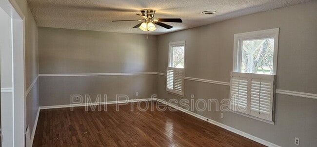 Building Photo - 831 Greenfield Ct