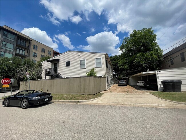 Building Photo - 2327 Branard St