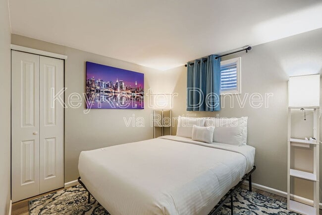 Building Photo - 5327 Independence St