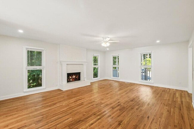 Building Photo - 2799 Brookcliff Landing NE