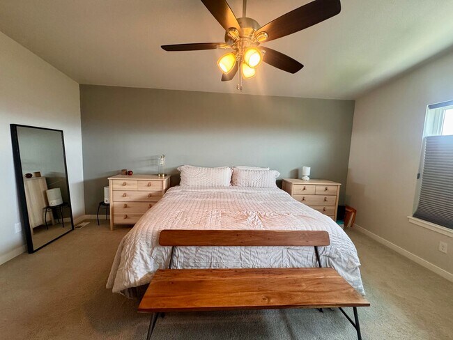 Building Photo - LUXURY 4 Bedroom home in NORTHGATE with Mountain Views