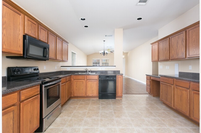 Building Photo - Corner Lot In Stone Oak Area