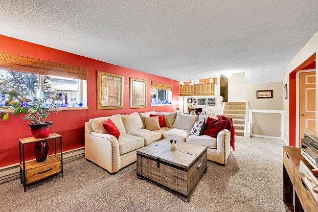 Building Photo - 10883 Fairfax Way