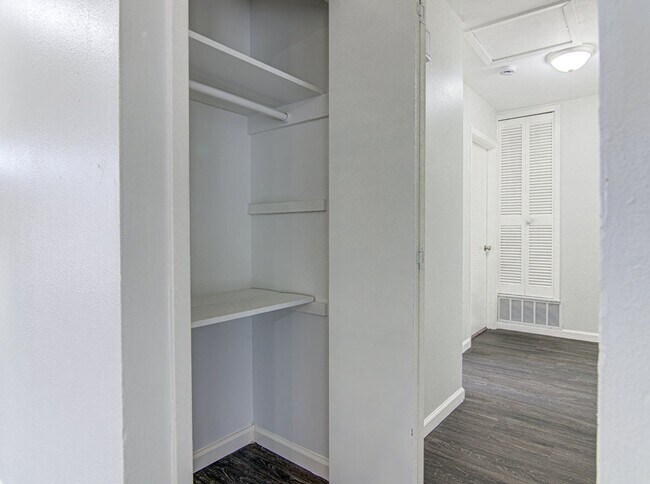 Building Photo - Windsor Park 3/2 unit TOTAL REMODEL!