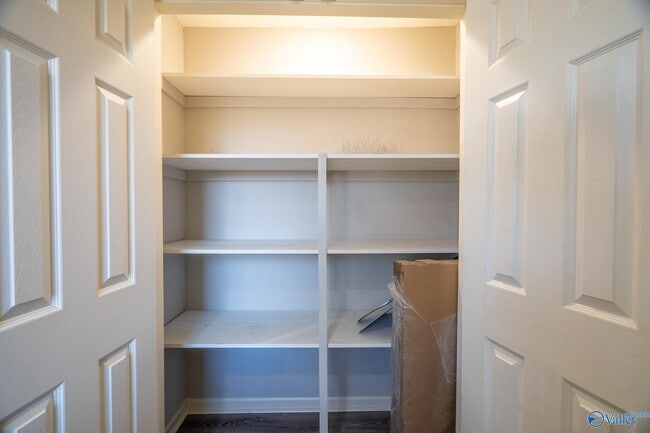 Building Photo - 205 High Rd