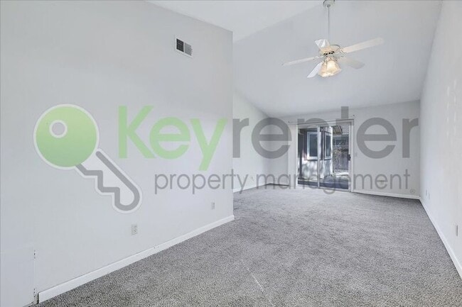 Building Photo - 2624 Walnut Ave