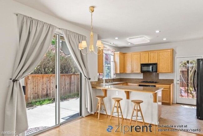 Building Photo - 2 br, 3 bath House - 937 Nobel Drive, Sant...