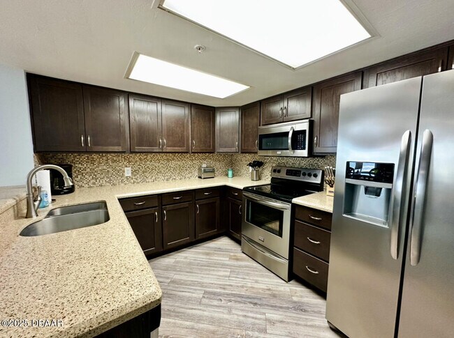 Building Photo - 2967 S Atlantic Ave