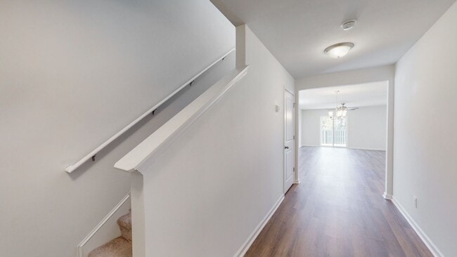 Building Photo - 5 Bedrooms, 3 Bathrooms in Richmond Hill P...