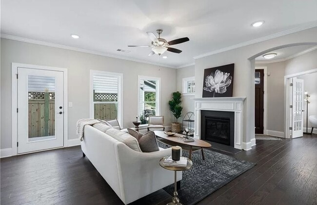 Building Photo - 973 Rittenhouse Way SE