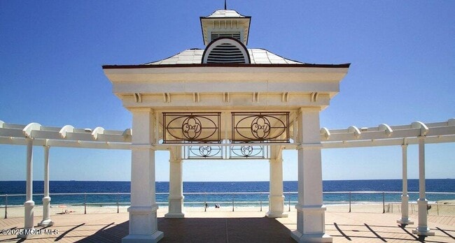 Building Photo - 422 Ocean Blvd N