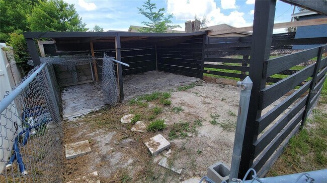 Building Photo - 3048 Bonkirk Dr