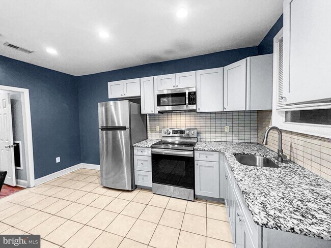 Building Photo - 4644 G St