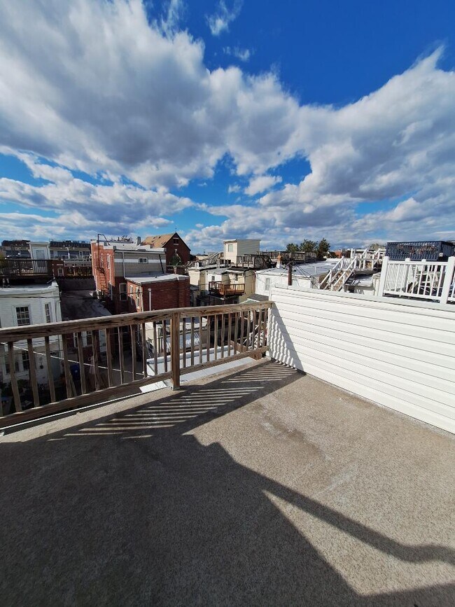 Building Photo - 1012 S Robinson St