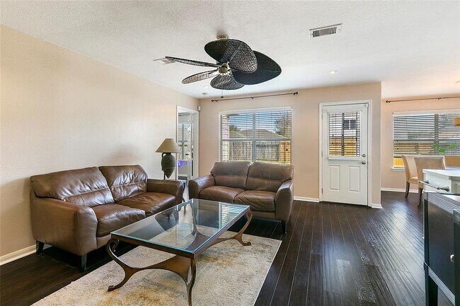 Building Photo - 7123 Sunrise Hill Ln