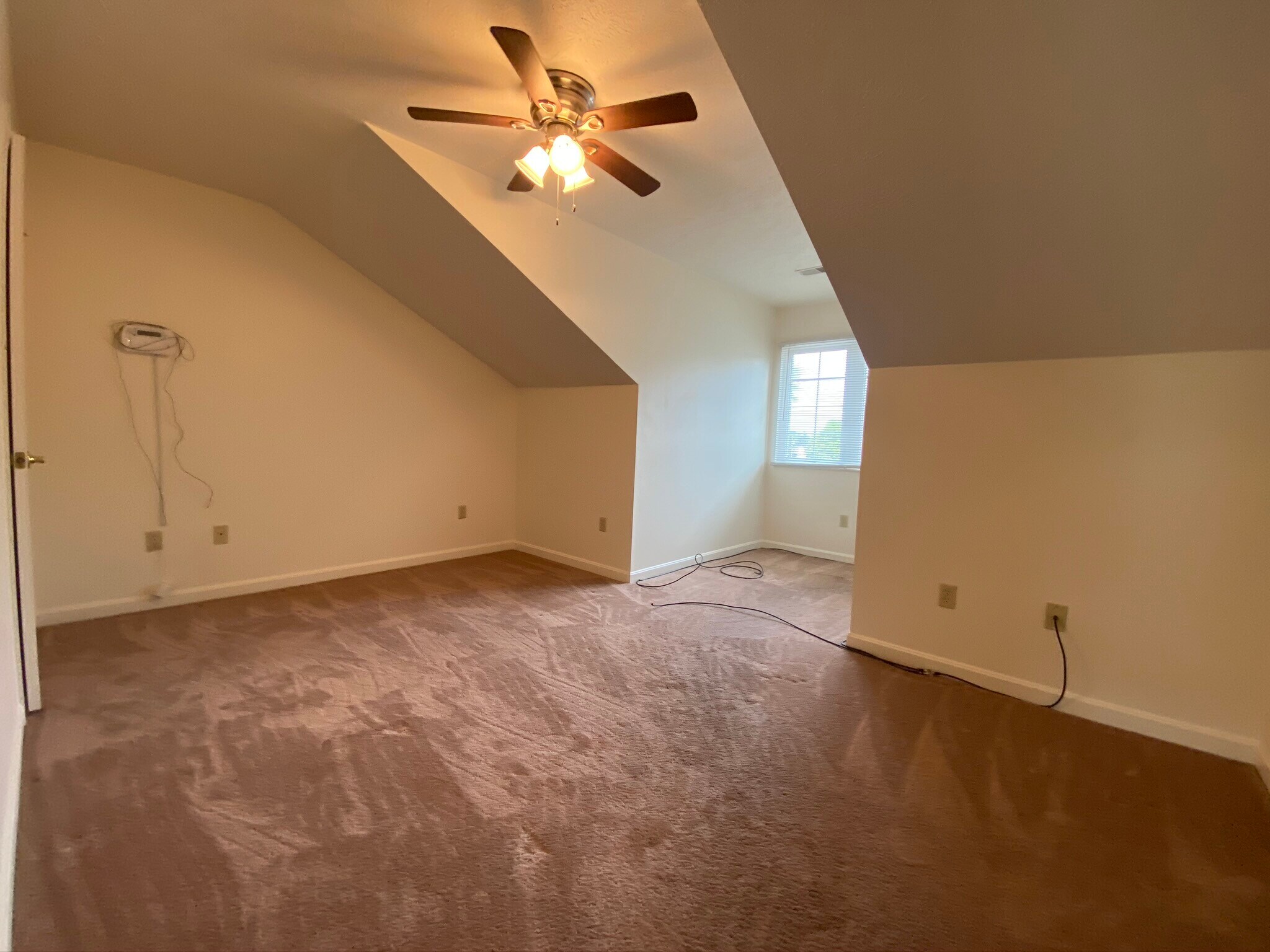 Building Photo - 106 Amber Ln