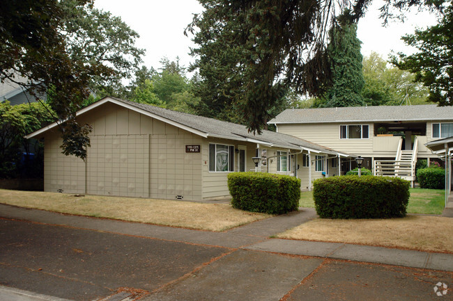 Building Photo - Calvary Court Apartments