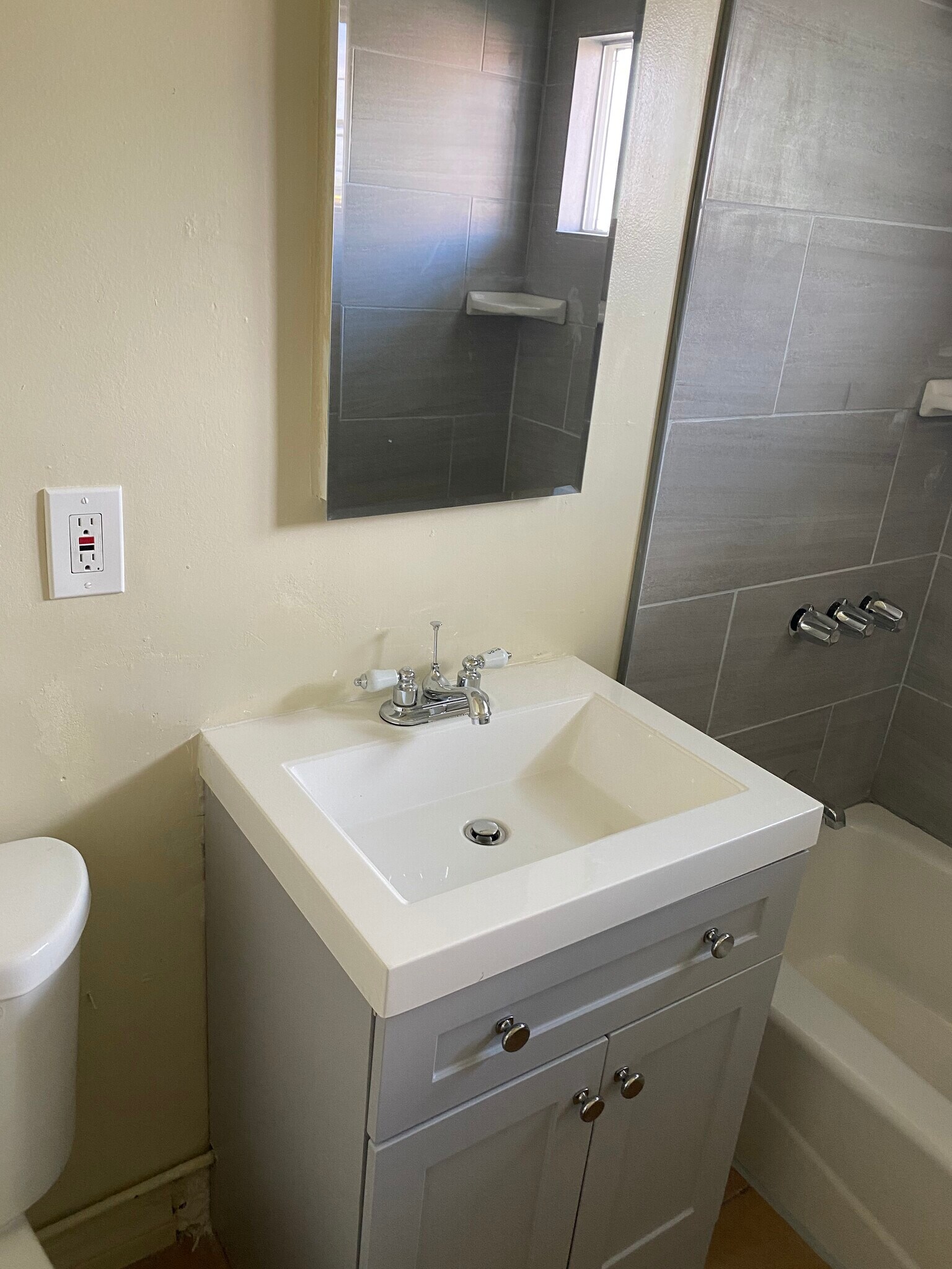 Bathroom 2 - 3828 W 182nd St
