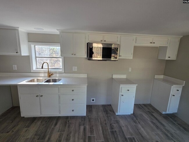 Building Photo - 105 Woodland Dr