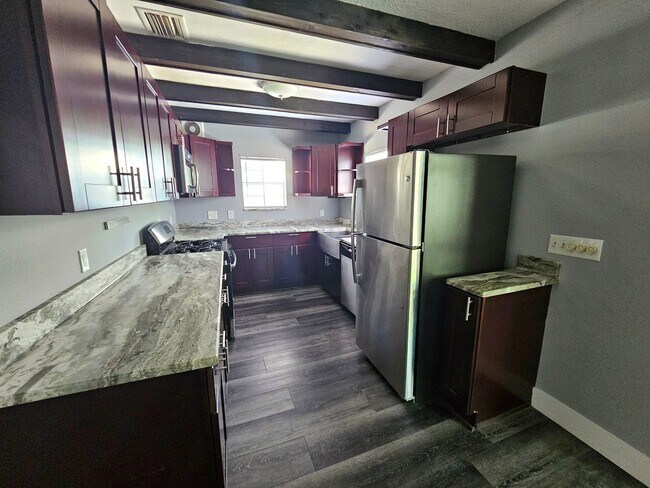 Building Photo - St. Petersburg Pool Home - 3 Bedroom 2 Bath