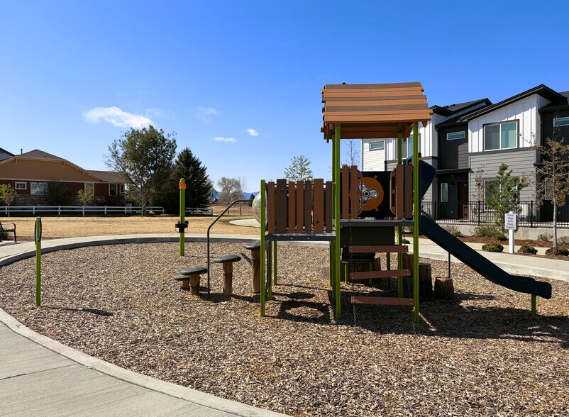 Building Photo - 2497 Winding Dr