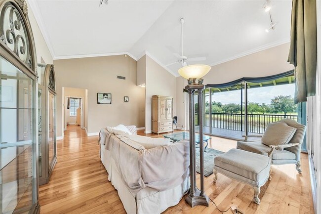 Building Photo - 7644 Elm Ridge Dr