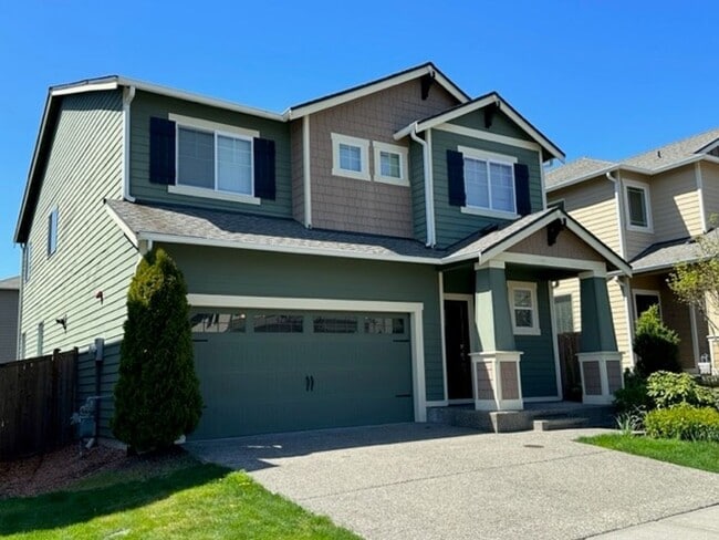 Building Photo - Desirable Woodbury Estates