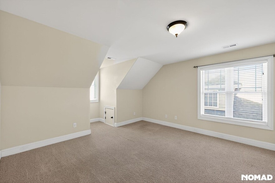 Building Photo - 1303 Town Side Dr