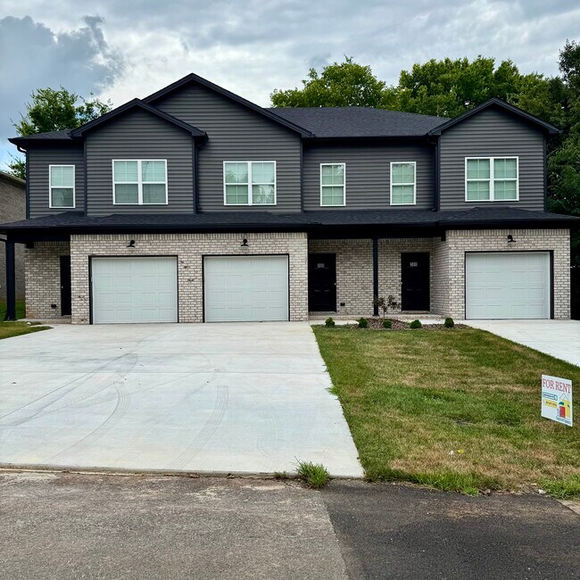 Primary Photo - 205 Cherry Way