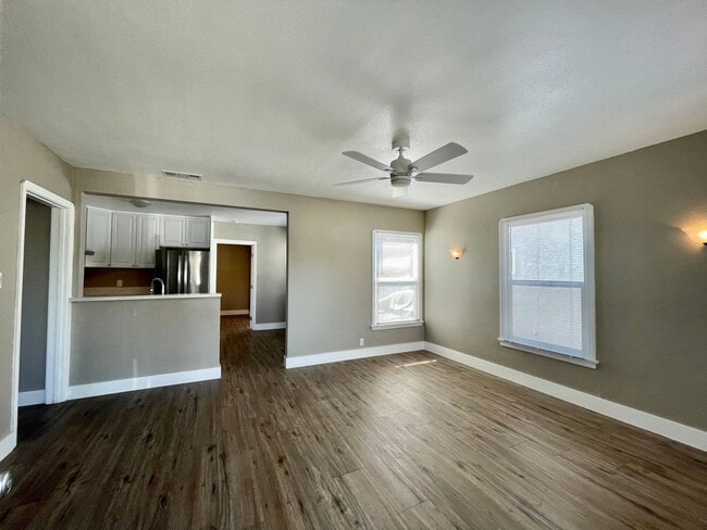 Building Photo - 1762 Gardenia Ave
