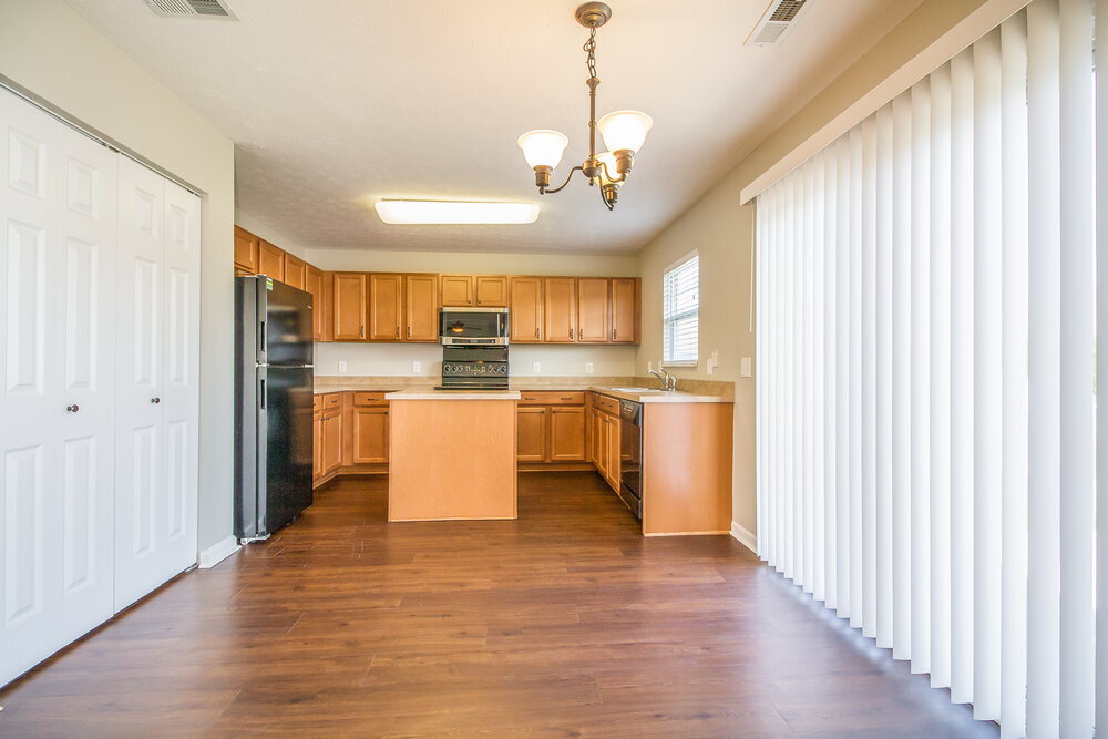 Building Photo - 902 Grand Oak Dr